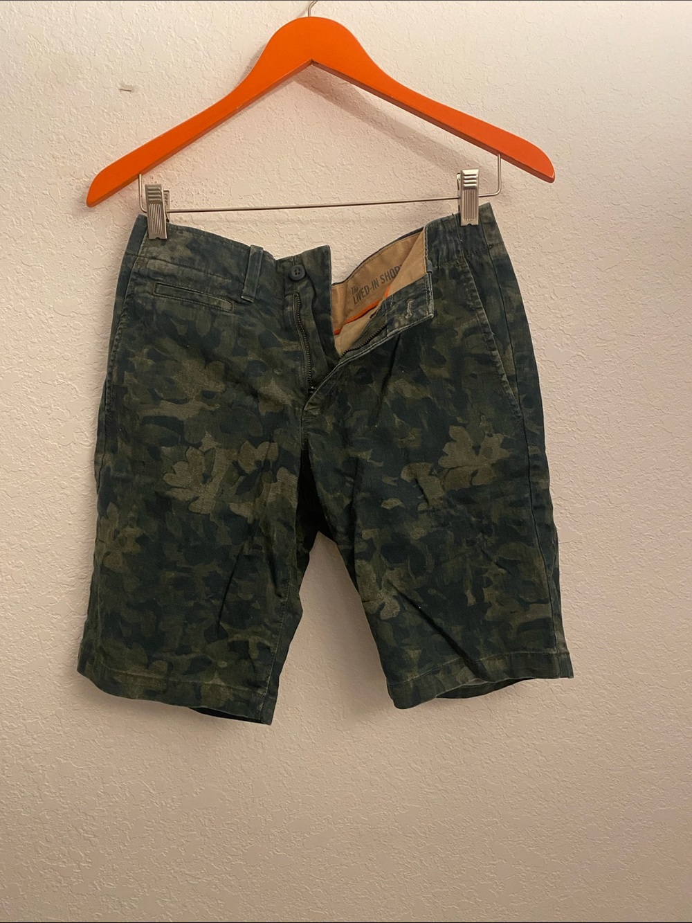 GAP Men's Camouflage Floral Cargo Shorts in Olive Green